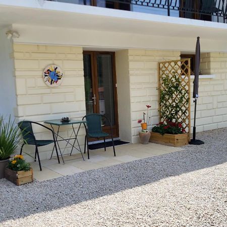 Le Pre Pigeon 86250 Charroux Vienne Bed and Breakfast Buitenkant foto