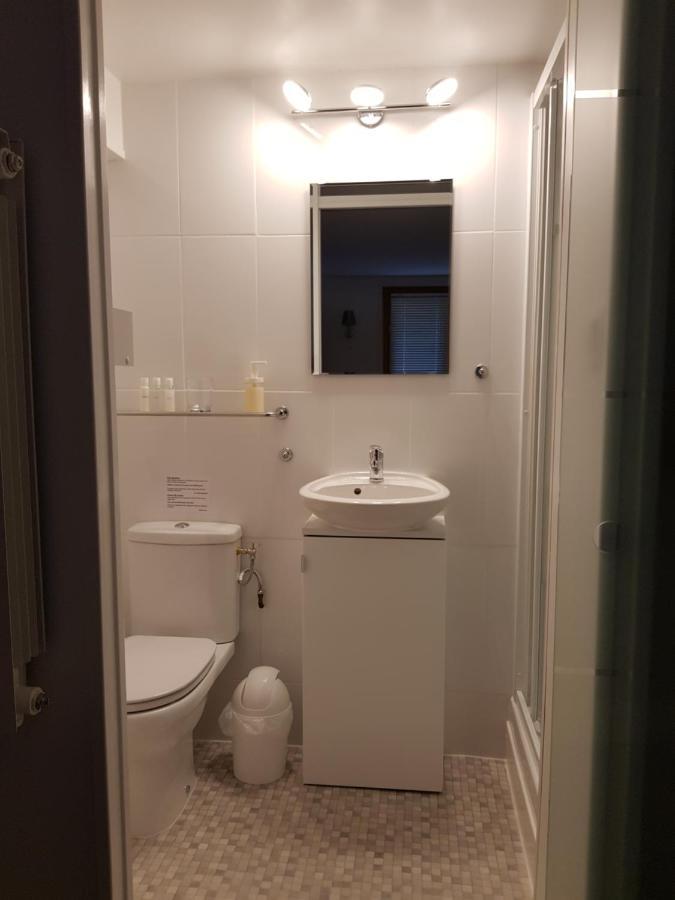Le Pre Pigeon 86250 Charroux Vienne Bed and Breakfast Buitenkant foto