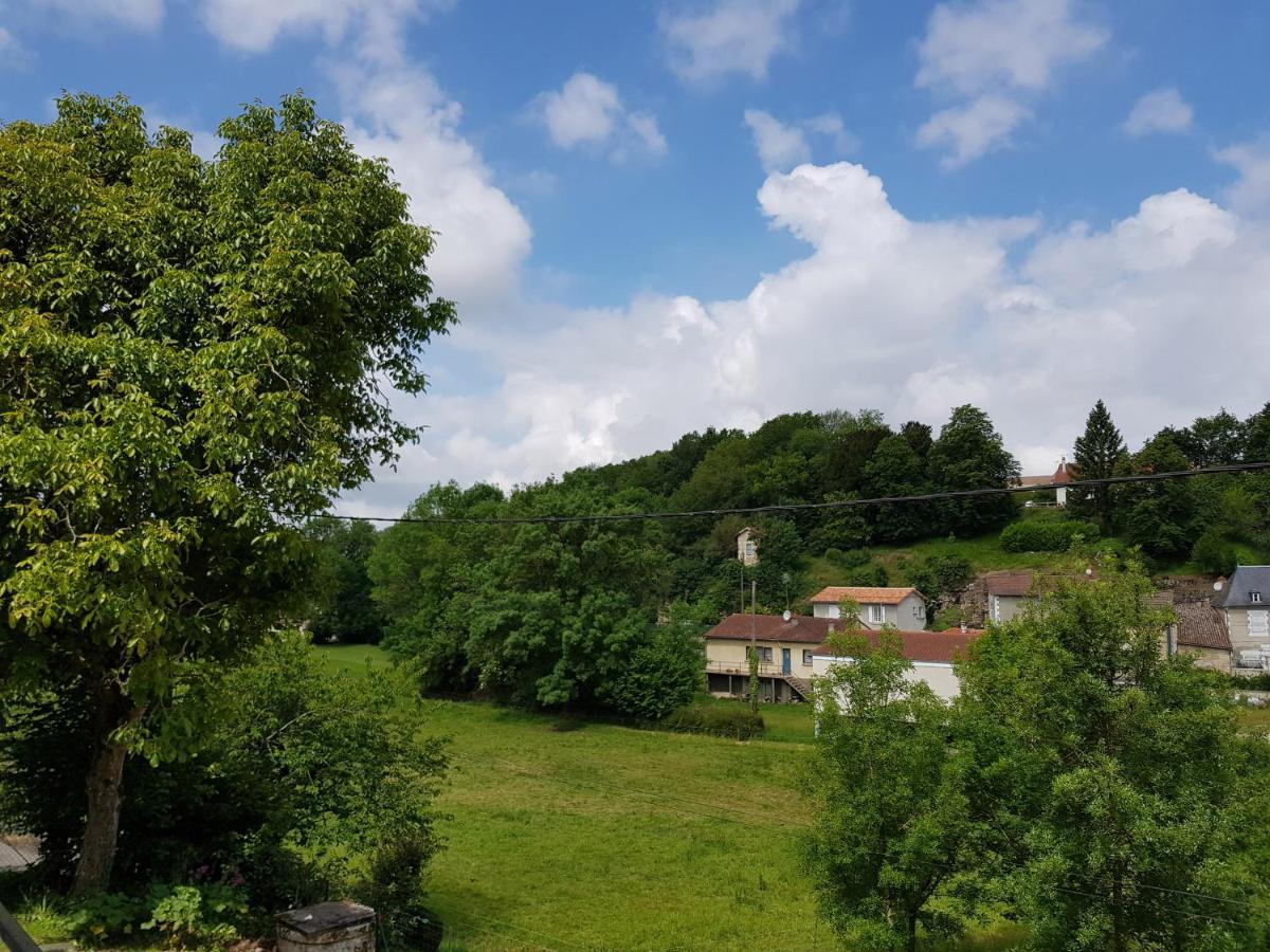 Le Pre Pigeon 86250 Charroux Vienne Bed and Breakfast Buitenkant foto