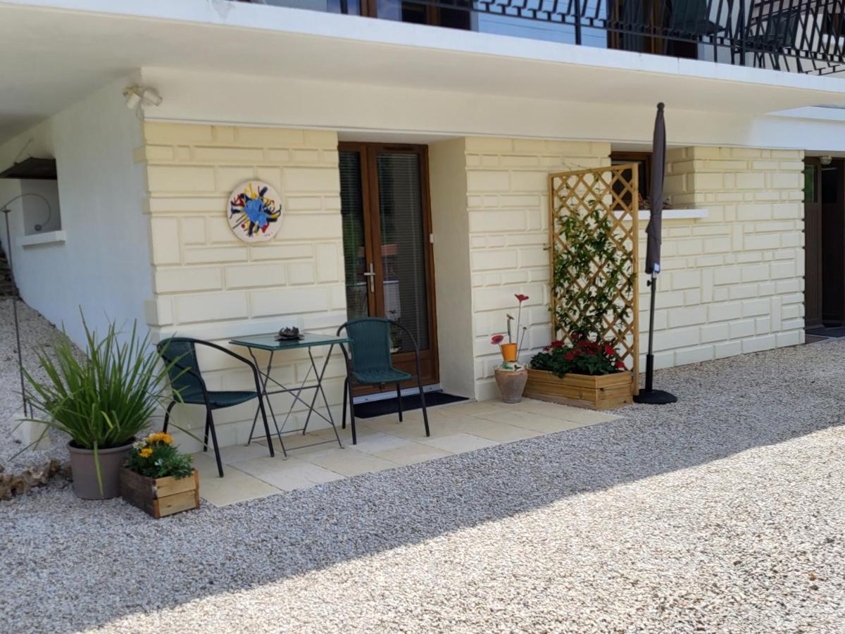 Le Pre Pigeon 86250 Charroux Vienne Bed and Breakfast Buitenkant foto